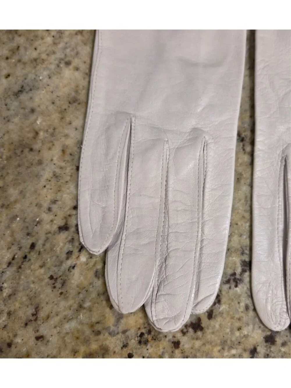 Vintage Womens Size XS S Gray Sof Leather Formal Gloves Wrist Pearly Button